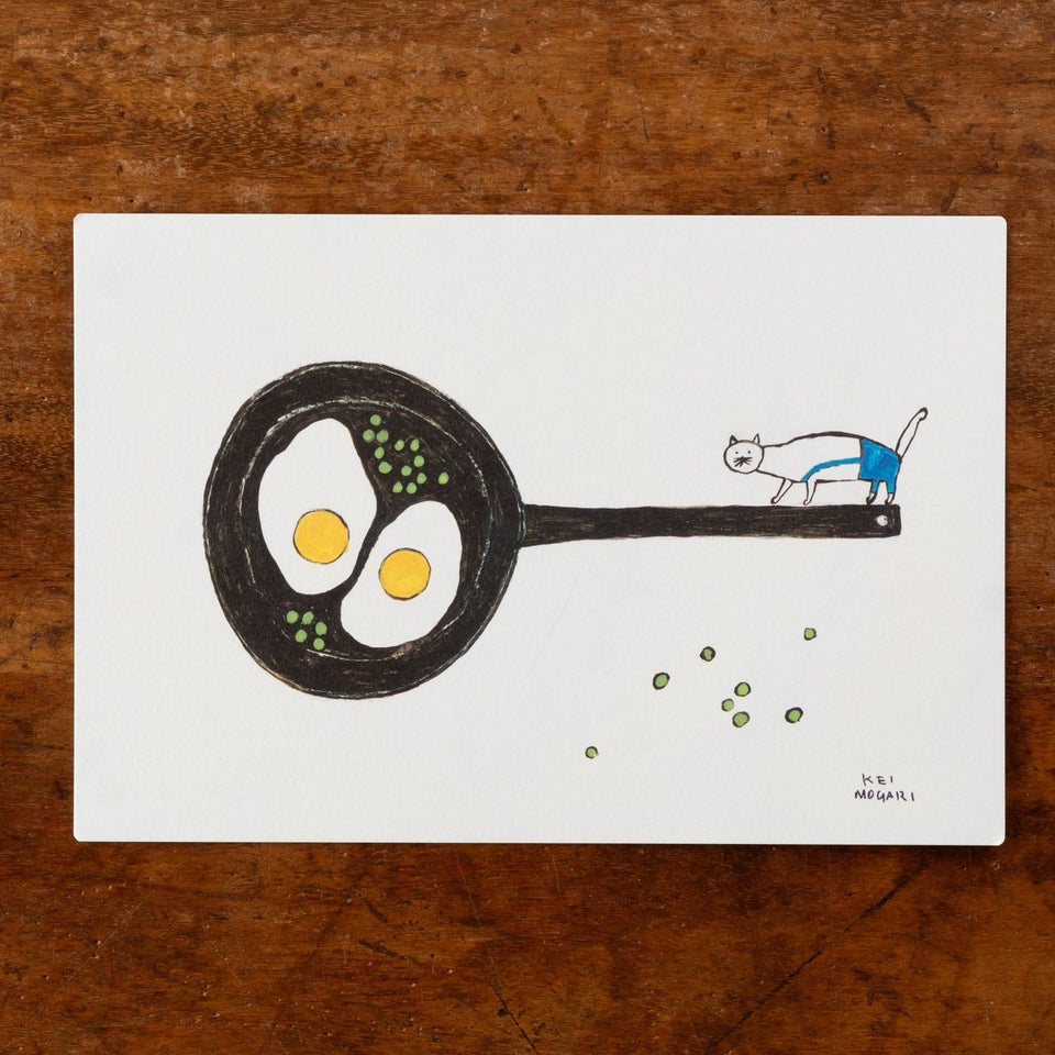 茂苅恵さんのフライパンと目玉焼きとねこのかわいいポストカードおもて