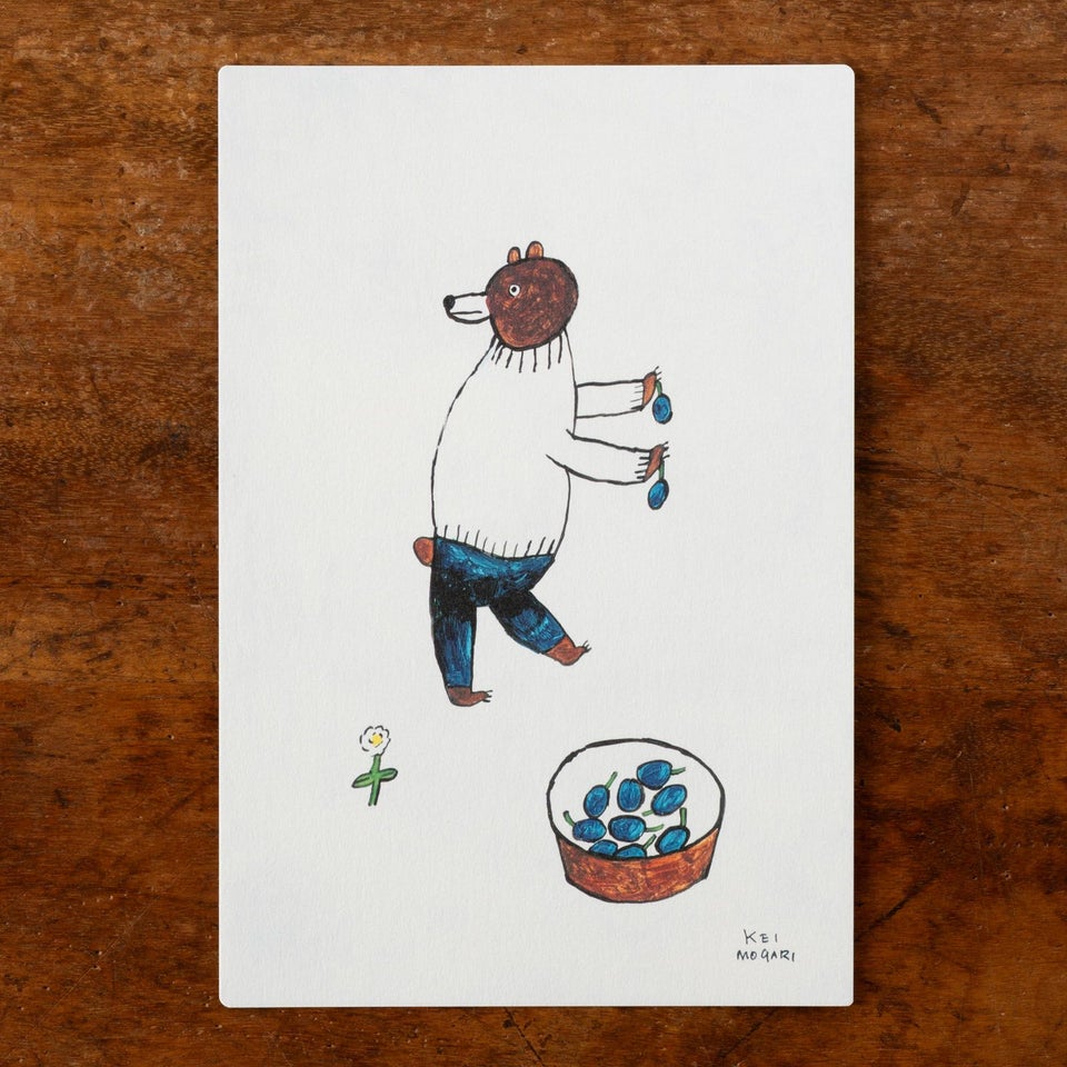 プルーンとクマとお花のデザイン