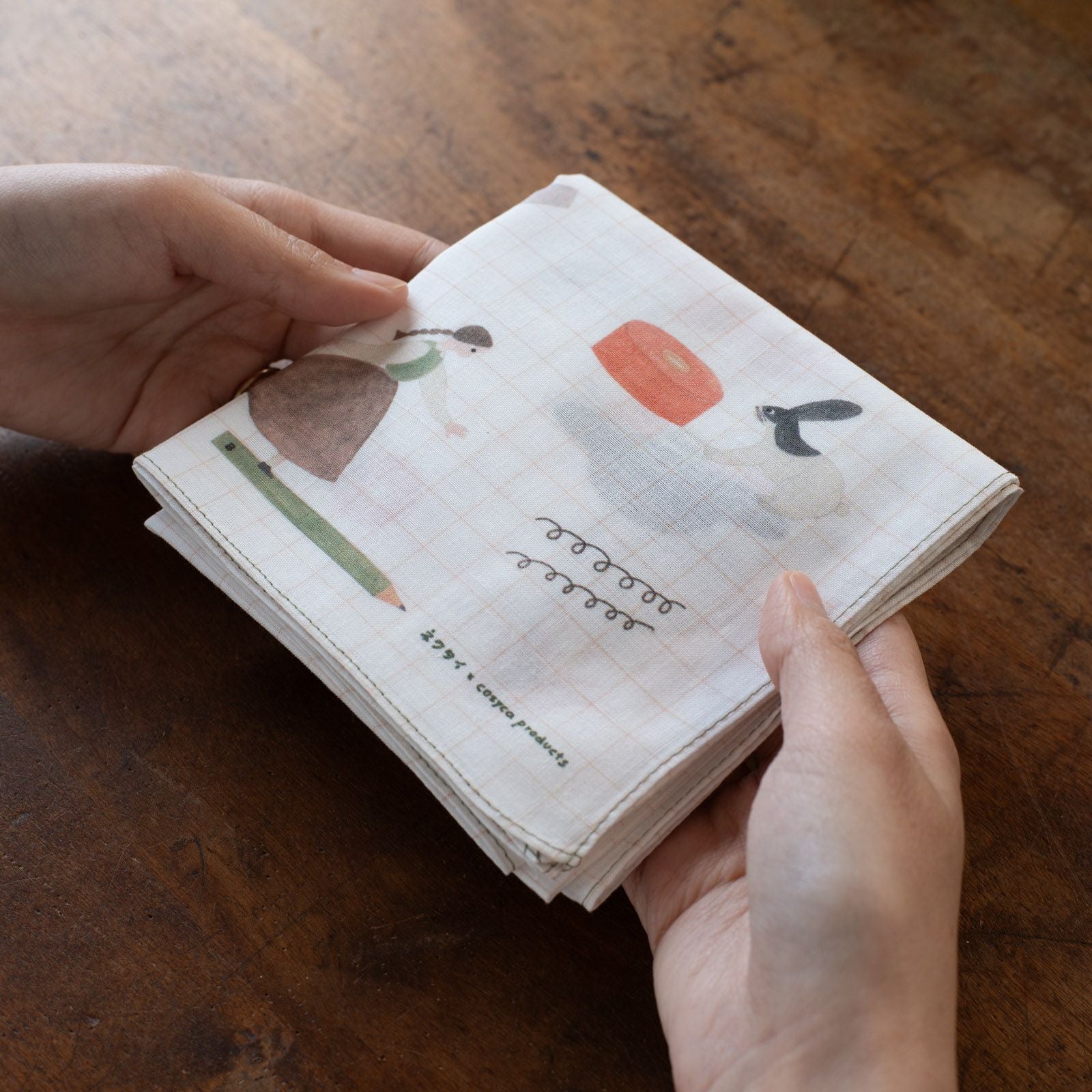 表現社 cozyca products｜ネクタイ・ハンカチ「野原、つくえの上