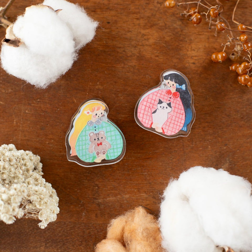 手紙社｜cotori cotori・リバーシブルアクリルクリップ「かわいいだっこ」