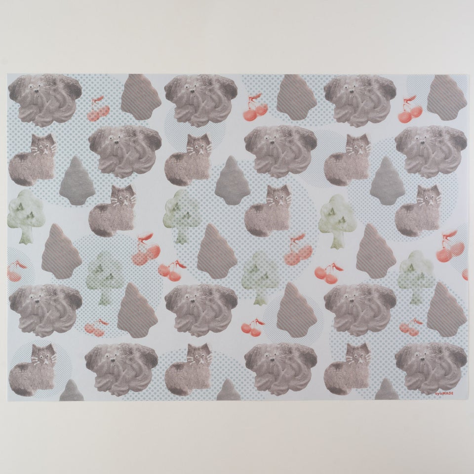 oyaMADEさんのワンコとニャンコのカラフルな包装紙