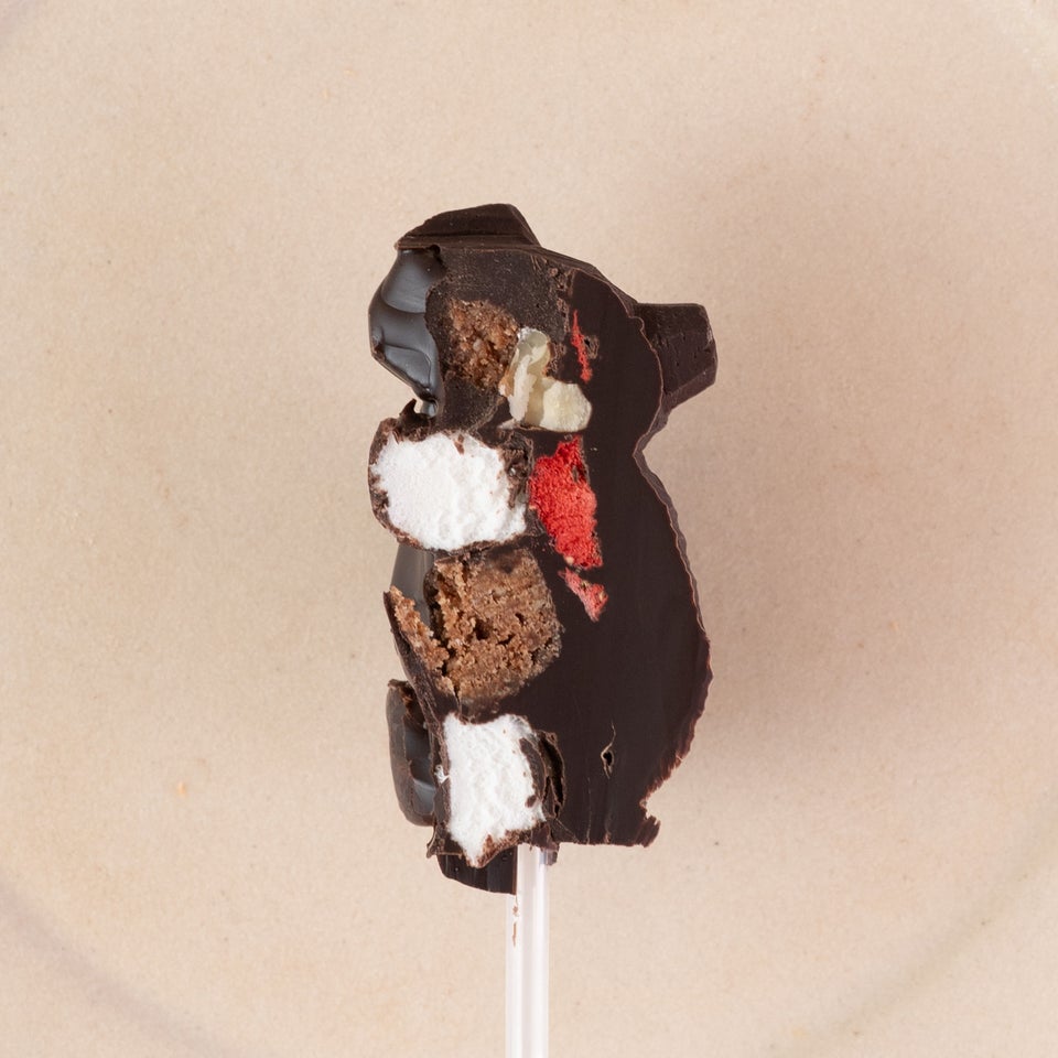 中身もぎっしり詰まったダークチョコ