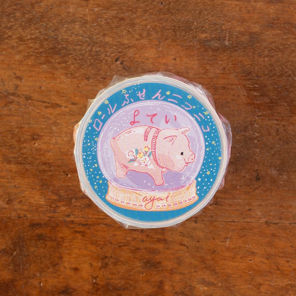 ぶたの貯金箱が描かれたパッケージ