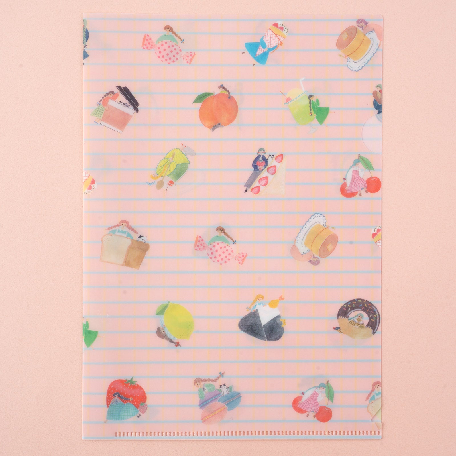 女の子と食べ物がたくさん描かれたクリアファイルの表