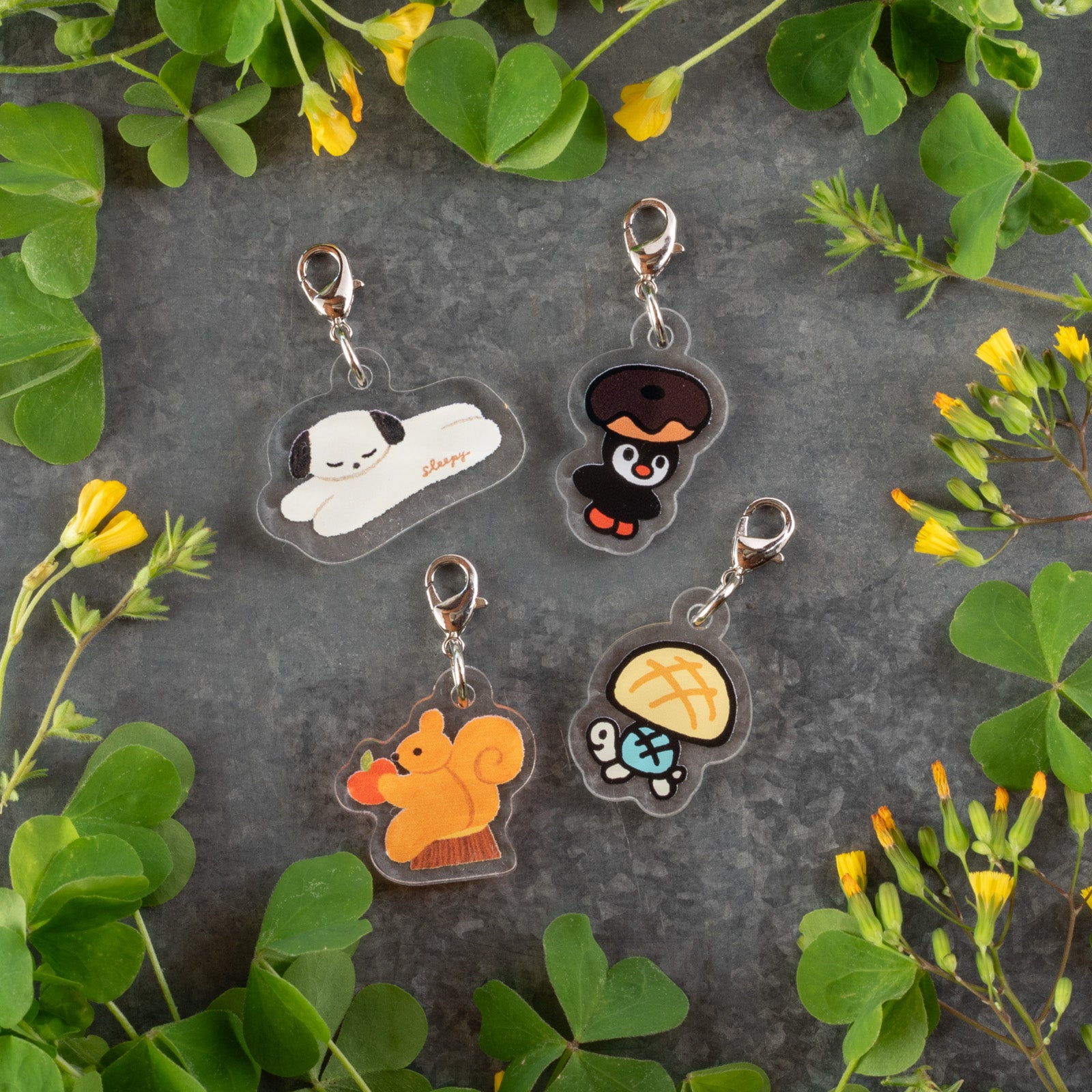 手紙社｜コマツタスク・アクリルチャーム「PENGUIN DONUT CHARM