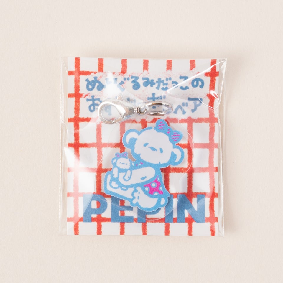 赤いチェックが目をひくパッケージ