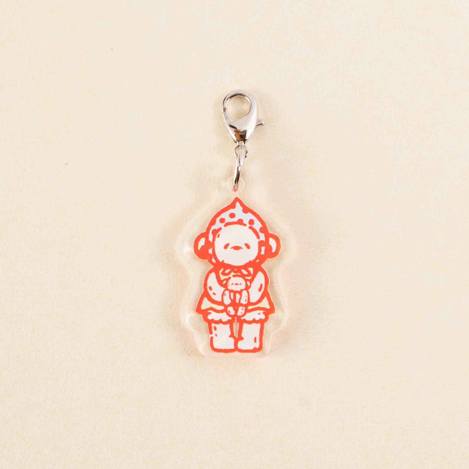 PEPINさんのかわいいアクリルチャーム「ぬいぐるみだっこのずきんベア」