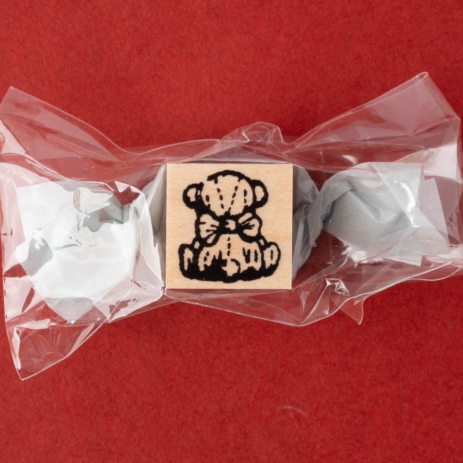 PEPINさんのかわいいスタンプ「おすわりベア（後向き）」